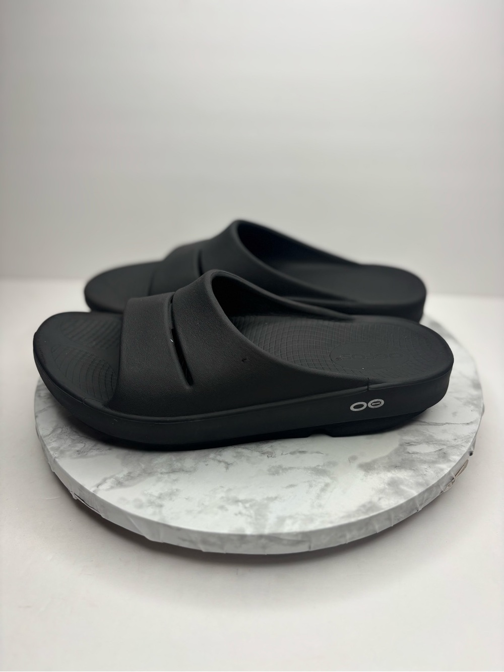 OOFOS Women's US 7 EU 38 UK 5 Black Logo Slip On Slide Sandals